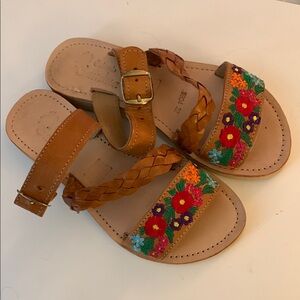 Girls leather sandals made in Mexico sz 22(US5.5)